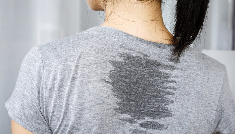 背中の汗を放置しない